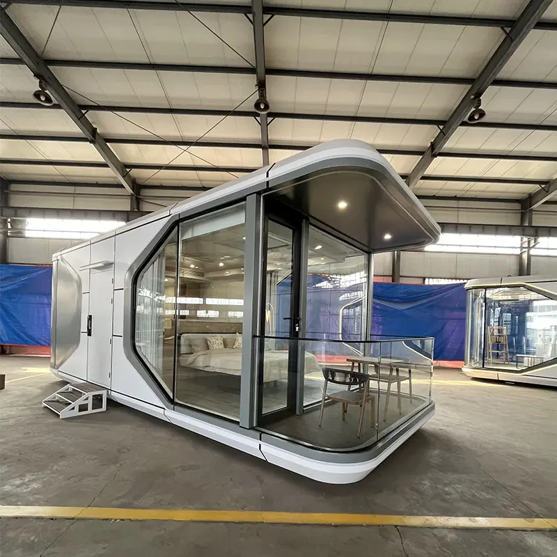 Capsula spaziale K7 con balcone